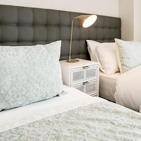 Deluxe In 3 Bedrooms Estepona