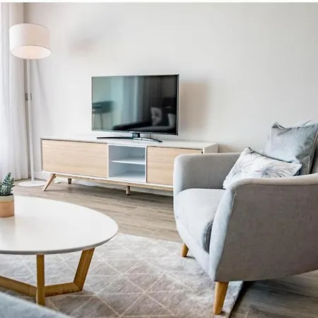 Deluxe In 3 Bedrooms Lejlighed Estepona